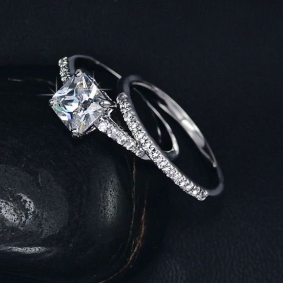 ENGAGEMENT RING SET - Picture 2 of 8